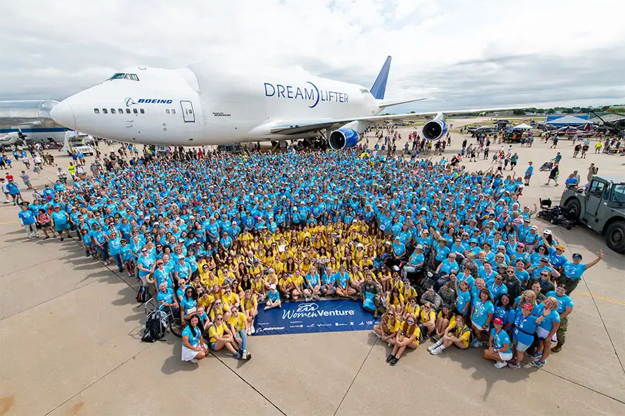 2023 EAA AirVenture WomenVenture Group Photo