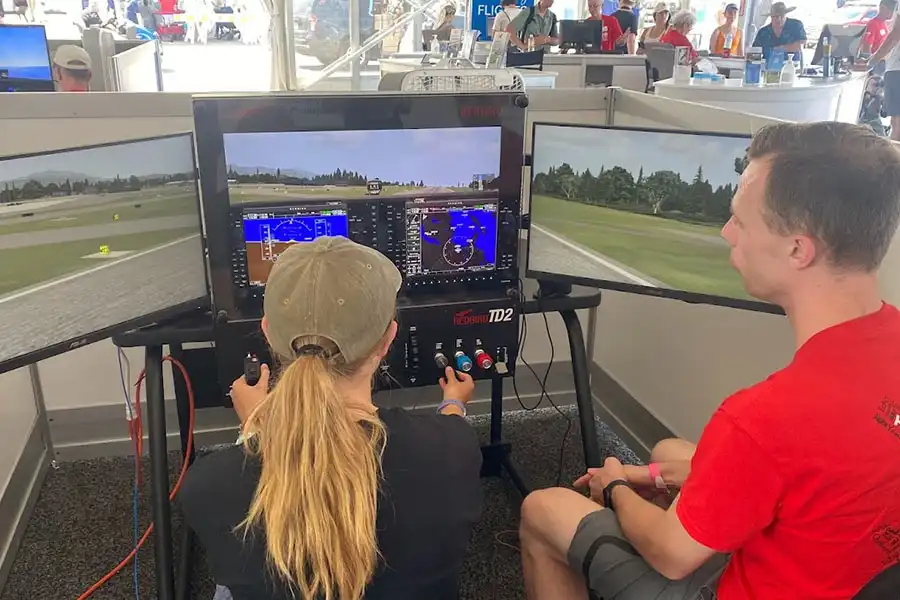 eaa airventure learn to fly center